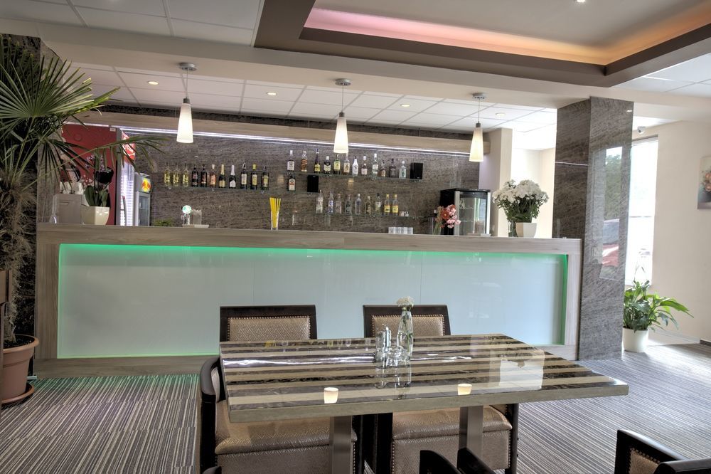 Sun Hotel Senec
